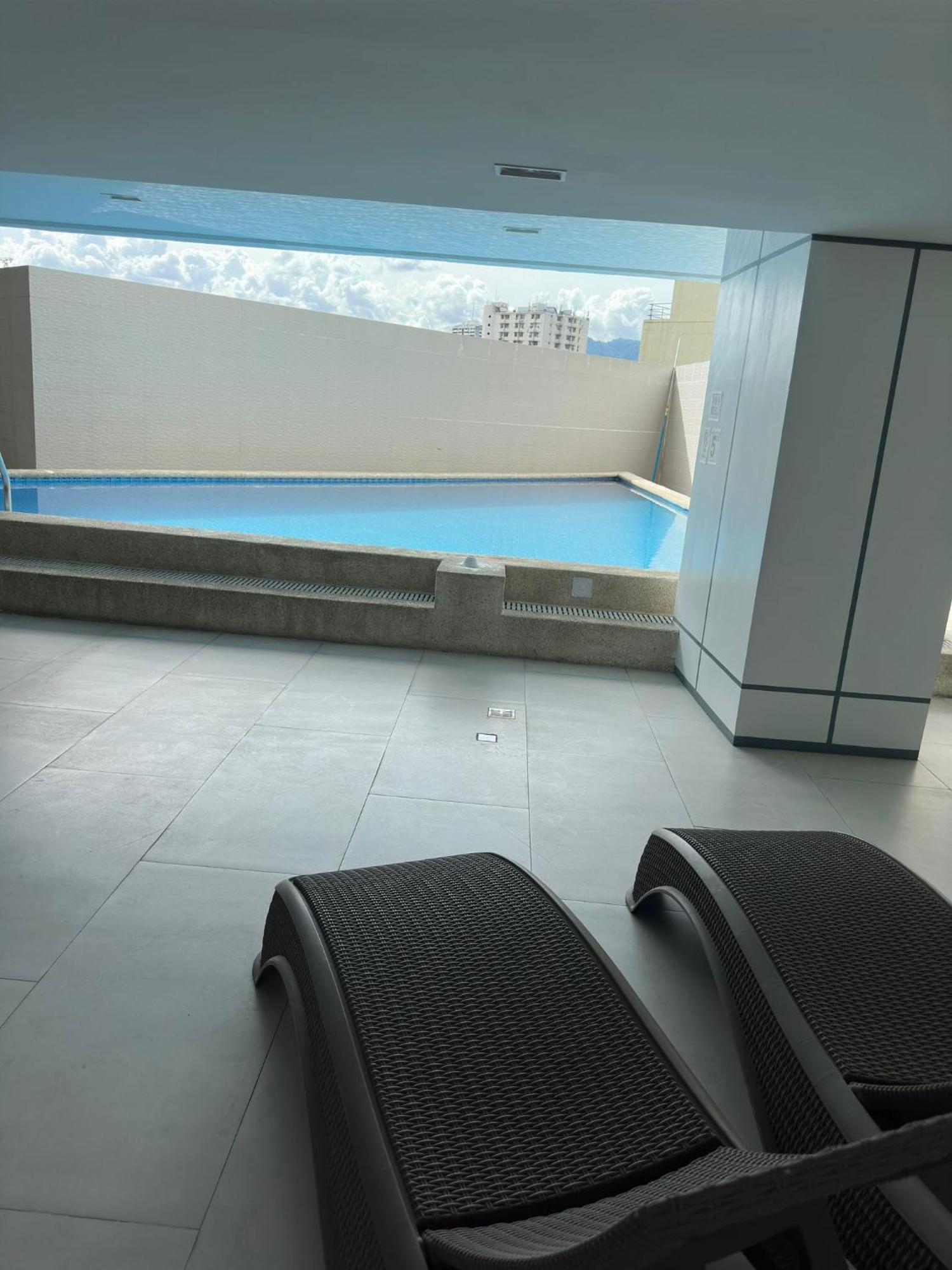 Modern & Comfy Studio - Steps From Ayala Mall, Cebu City Kültér fotó