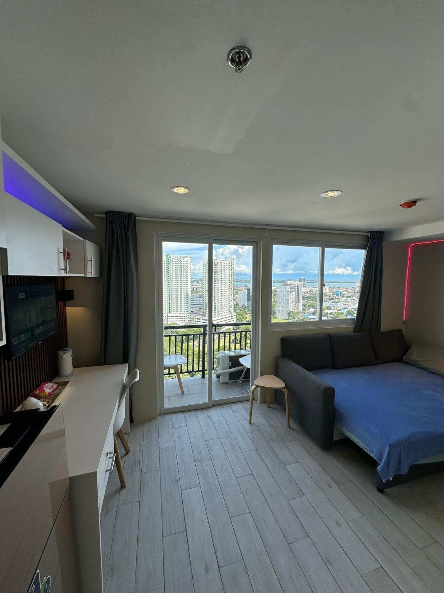 Modern & Comfy Studio - Steps From Ayala Mall, Cebu City Kültér fotó